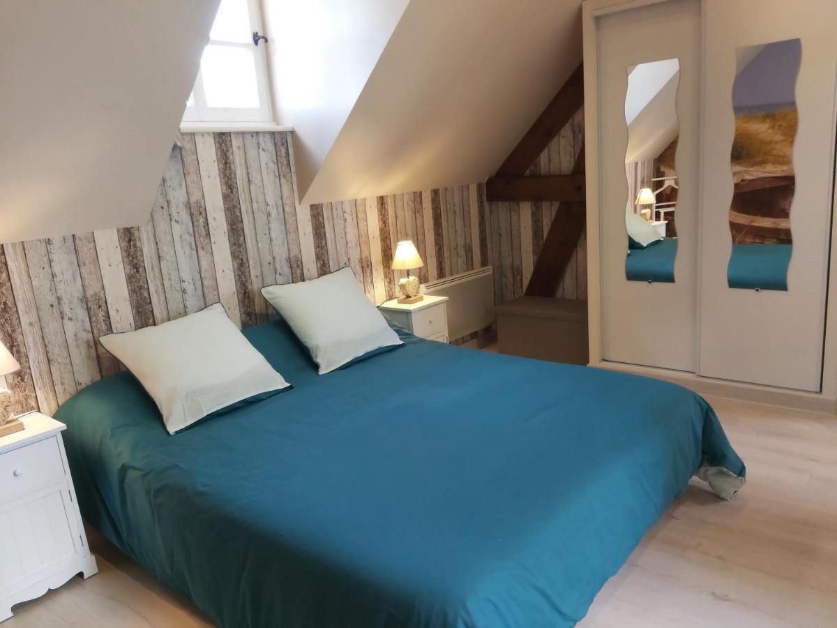 Le Bonheur Des Plumes Bed & Breakfast Montmartin-en-Graignes Exterior photo